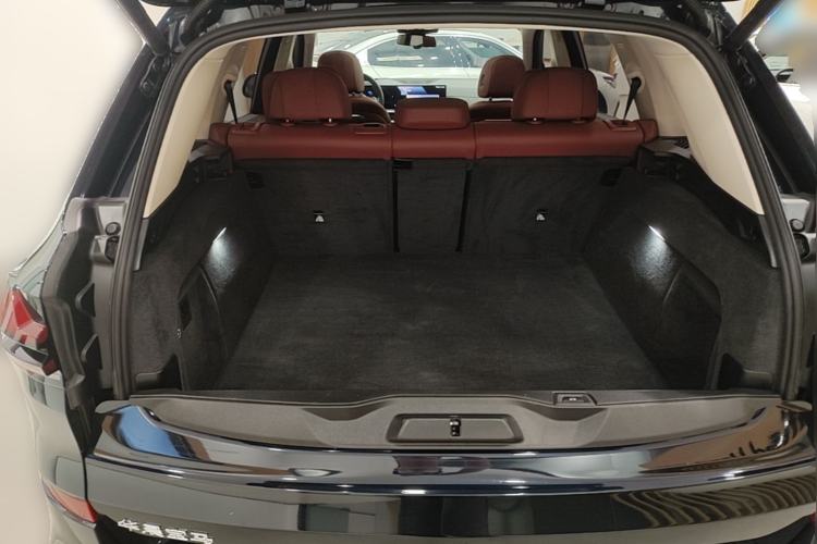 Used BMW X5 2023 xDrive 30Li Luxury M Sport Night Edition Package Trunk
