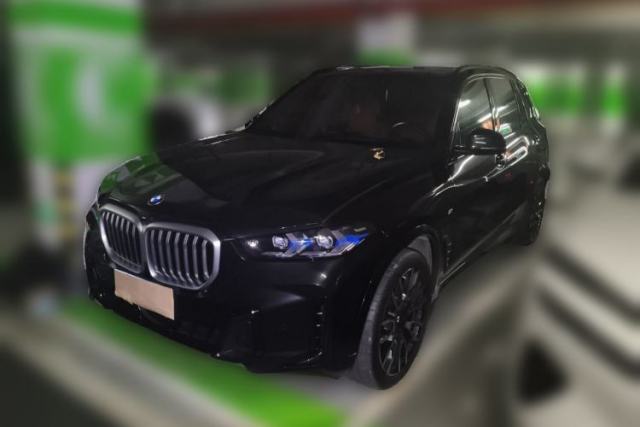 Used BMW X5 2023 xDrive 40Li M Sport Package