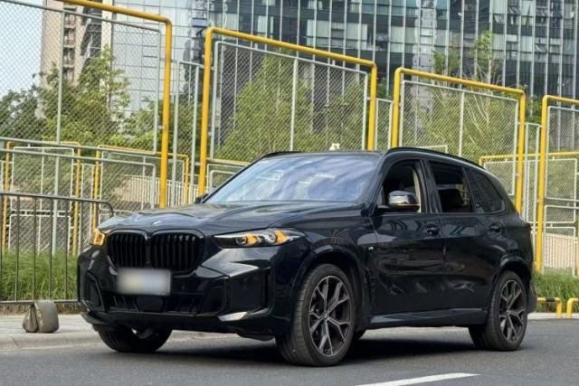 Used BMW X5 2023 xDrive 30Li Luxury M Sport Package
