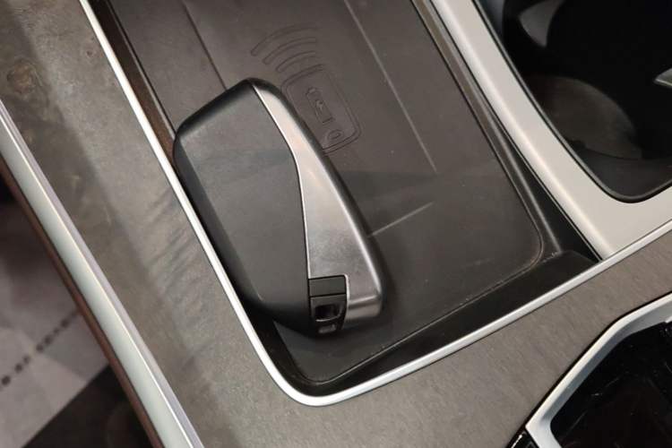 Used BMW X5 2023 xDrive 30Li Luxury M Sport Package Vehicle Key