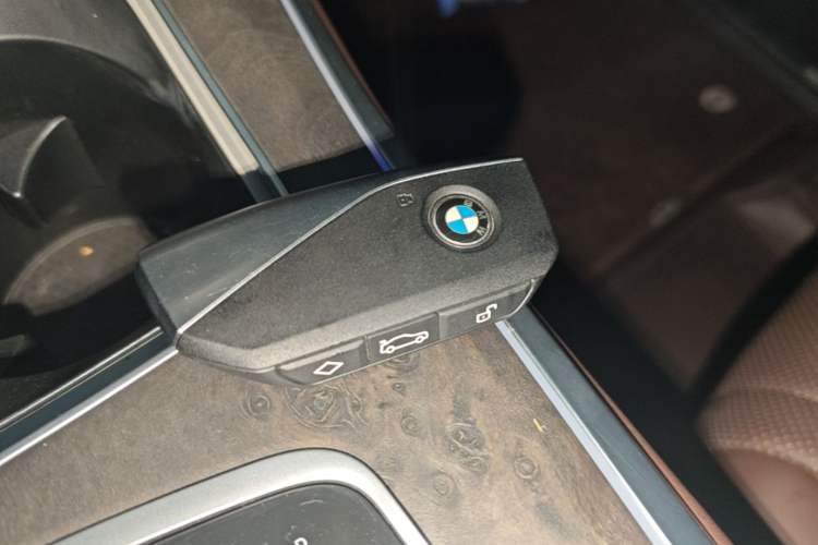 Used BMW X5 2023 xDrive 30Li Luxury M Sport Night Edition Package Vehicle Key
