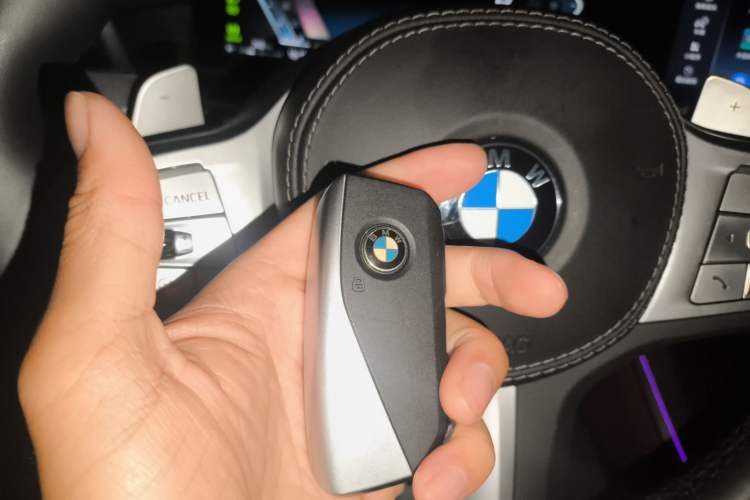 Used BMW X5 2023 xDrive 30Li Luxury M Sport Night Edition Package Vehicle Key