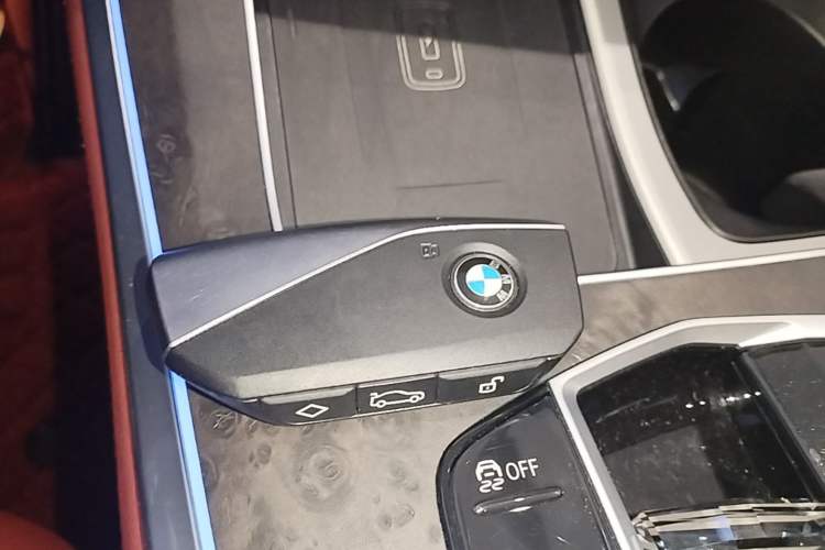 Used BMW X5 2023 xDrive 30Li Luxury M Sport Night Edition Package Vehicle Key