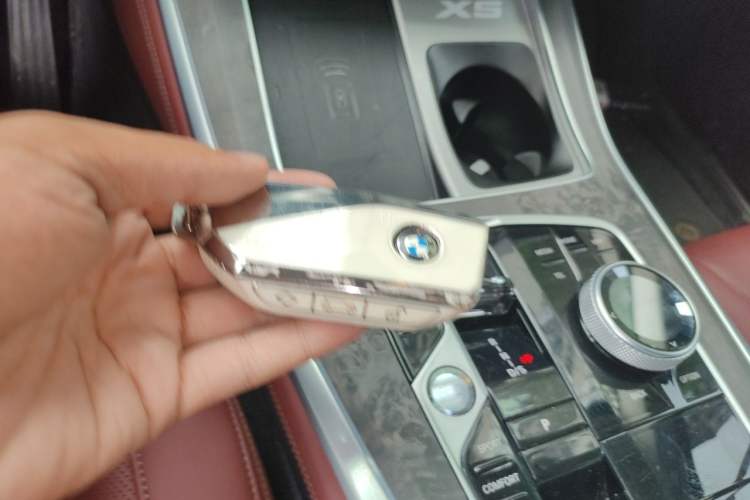 Used BMW X5 2023 xDrive 30Li Luxury M Sport Package Vehicle Key