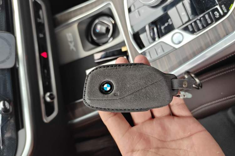 Used BMW X5 2023 xDrive 40Li Luxury Edition M Sport Night Vision Package Vehicle Key