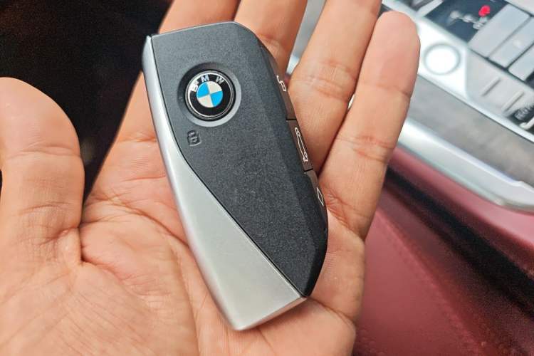 Used BMW X5 2023 xDrive 30Li Luxury M Sport Night Edition Package Vehicle Key