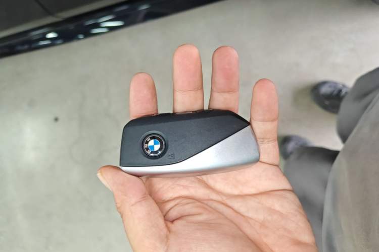 Used BMW X5 2023 xDrive 30Li Luxury M Sport Night Edition Package Vehicle Key
