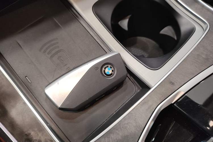 Used BMW X5 2023 xDrive 30Li Luxury M Sport Night Edition Package Vehicle Key