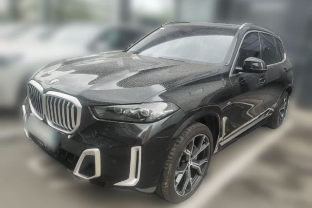 Used BMW X5 2023 xDrive 30Li Luxury M Sport Package