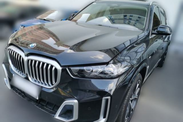 Used BMW X5 2023 xDrive 30Li Luxury M Sport Package