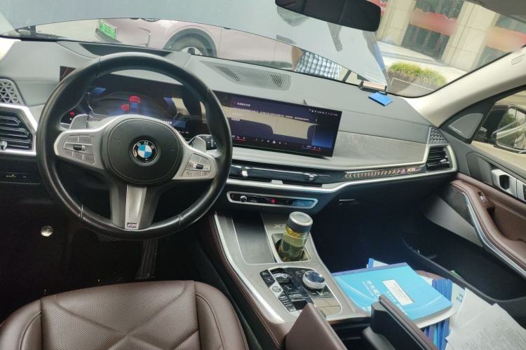 Used BMW X5 2023 xDrive 30Li Luxury M Sport Package Center Console
