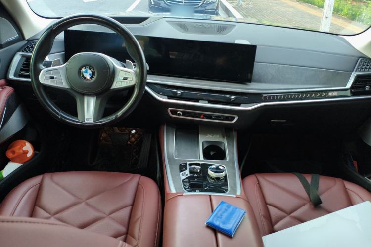 Used BMW X5 2023 xDrive 30Li Luxury M Sport Night Edition Package Center Console