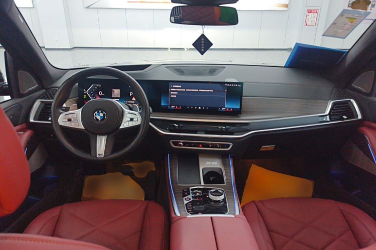 Used BMW X5 2023 xDrive 40Li M Sport Night Edition Package Center Console