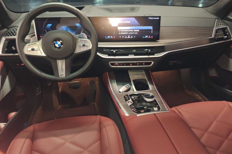Used BMW X5 2023 xDrive 40Li Luxury Edition M Sport Night Vision Package Center Console