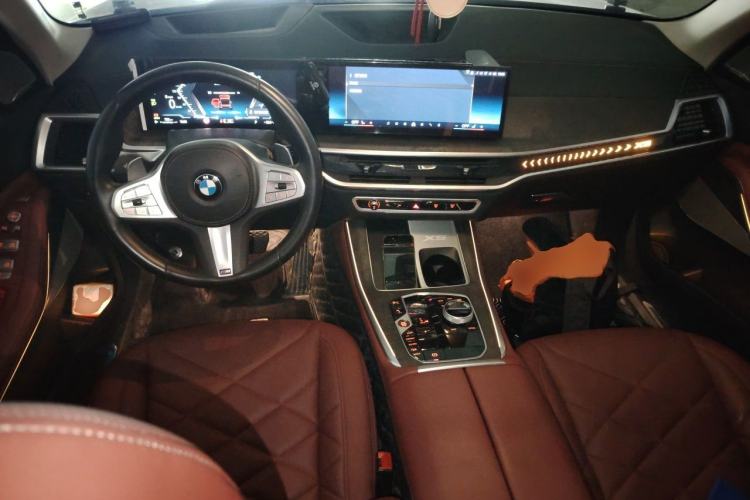 Used BMW X5 2023 xDrive 30Li Luxury M Sport Night Edition Package Center Console