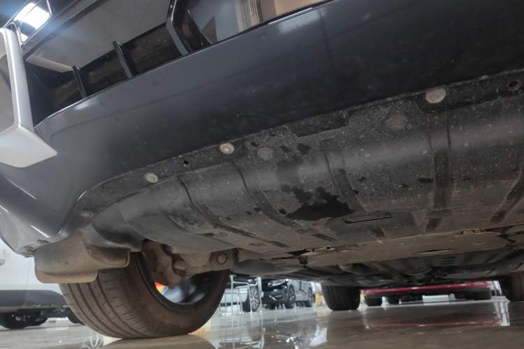 Used BMW X5 2023 xDrive 30Li Luxury M Sport Package Chassis Front Right
