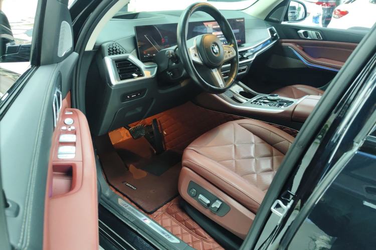Used BMW X5 2023 xDrive 30Li Luxury M Sport Night Edition Package Driver Seat