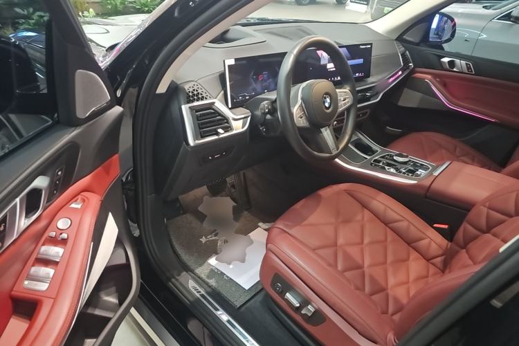 Used BMW X5 2023 xDrive 30Li Luxury M Sport Package Driver Seat