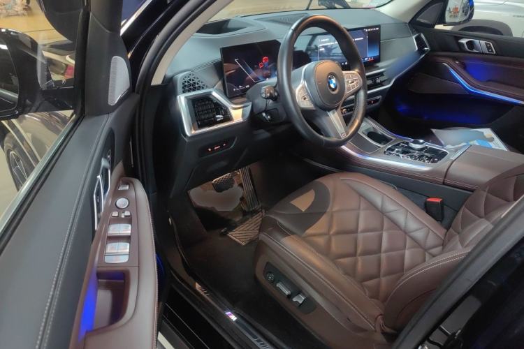 Used BMW X5 2023 xDrive 30Li Luxury M Sport Package Driver Seat