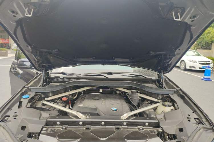 Used BMW X5 2023 xDrive 30Li Luxury M Sport Package Engine Bay