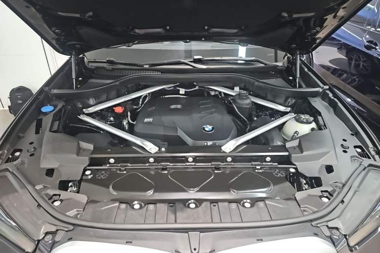 Used BMW X5 2023 xDrive 30Li Luxury M Sport Package Engine Bay