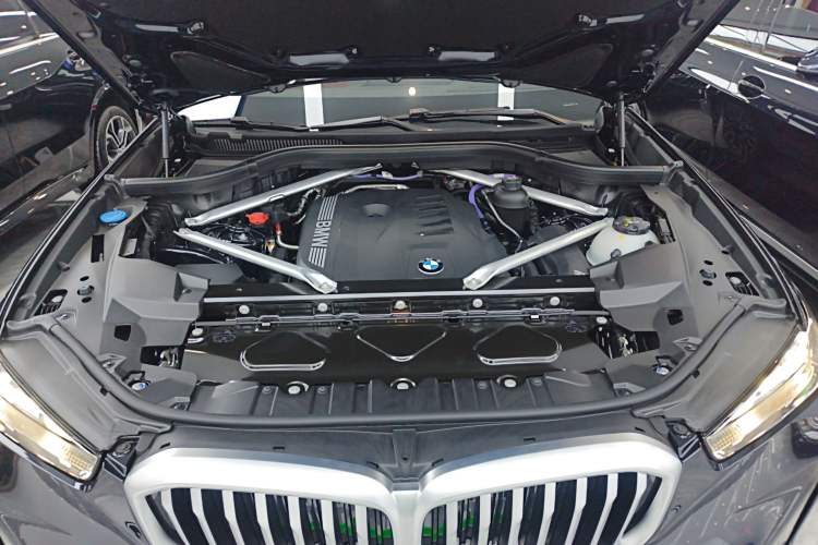 Used BMW X5 2023 xDrive 40Li M Sport Night Edition Package Engine Bay