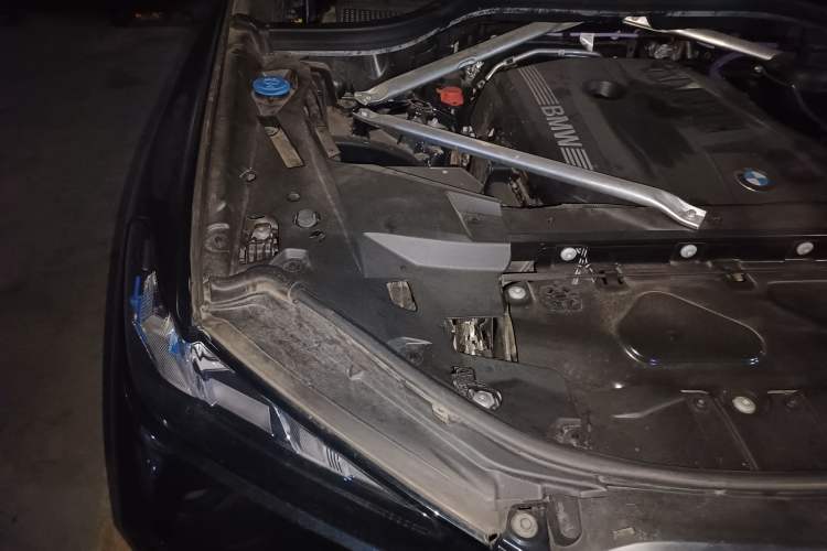 Used BMW X5 2023 xDrive 40Li M Sport Night Edition Package Engine Bay Right