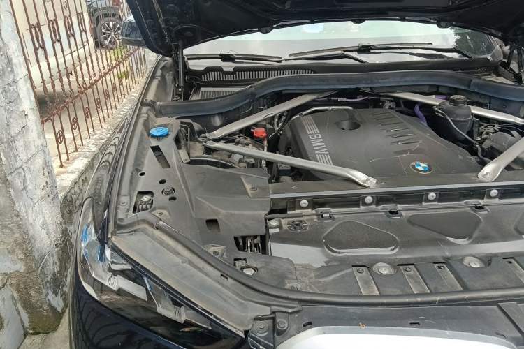 Used BMW X5 2023 xDrive 40Li M Sport Night Edition Package Engine Bay Right