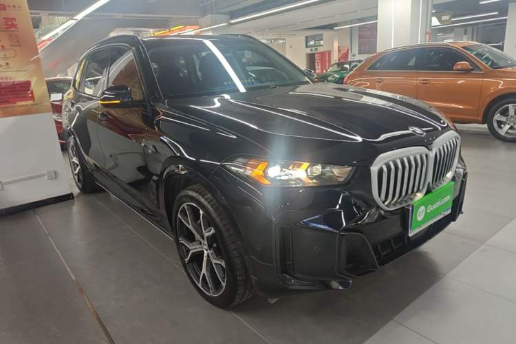 Used BMW X5 2023 xDrive 30Li Luxury M Sport Night Edition Package Exterior 1