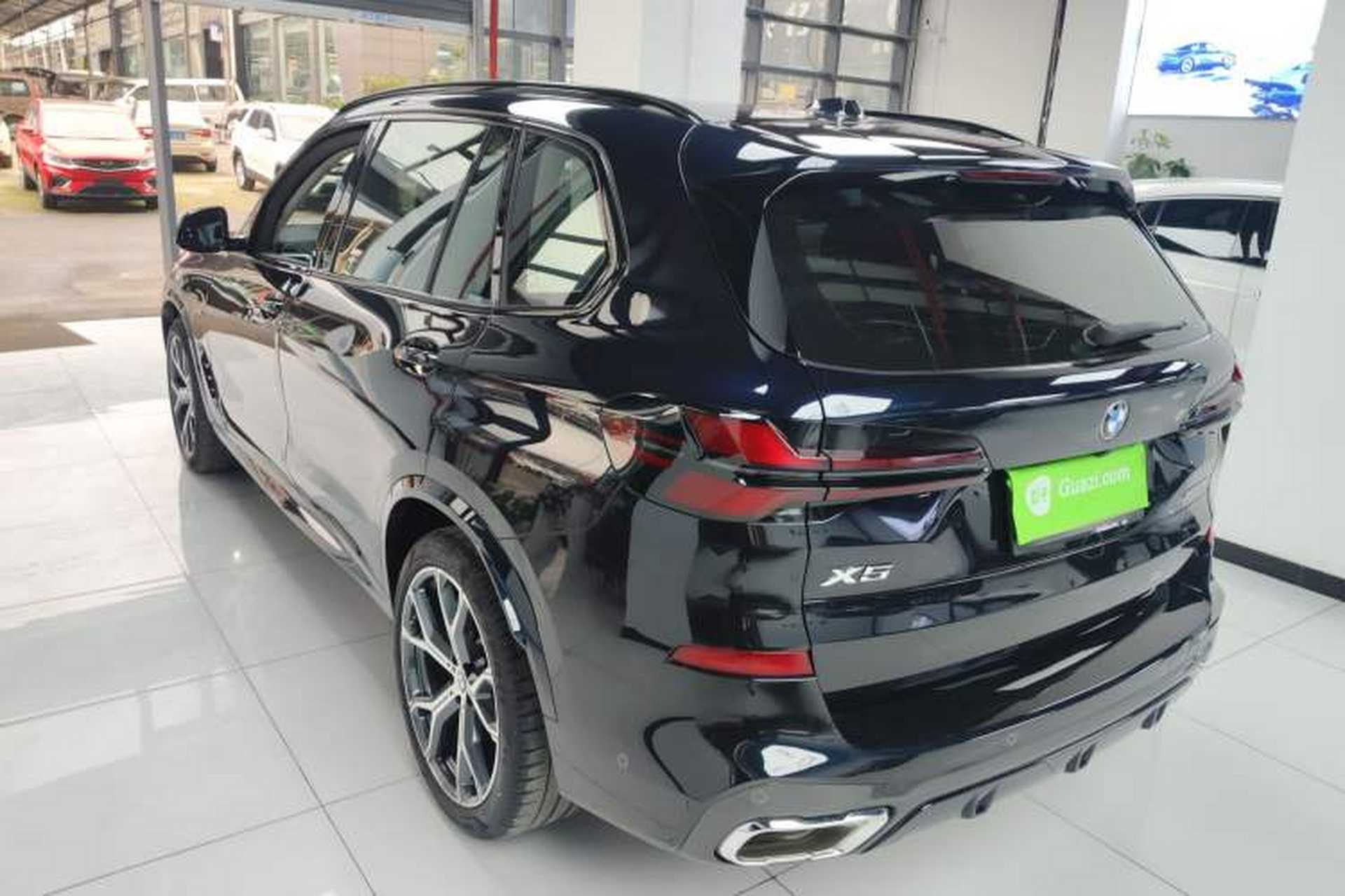 Used BMW X5 2023 xDrive 30Li Luxury M Sport Night Edition Package Exterior 2