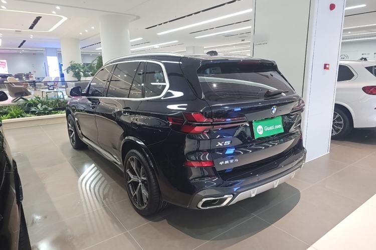 Used BMW X5 2023 xDrive 30Li Luxury M Sport Package Exterior 2