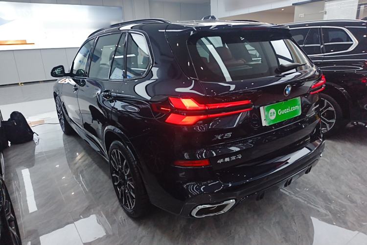 Used BMW X5 2023 xDrive 40Li M Sport Night Edition Package Exterior 2