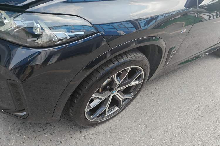 Used BMW X5 2023 xDrive 30Li Luxury M Sport Night Edition Package Exterior 4