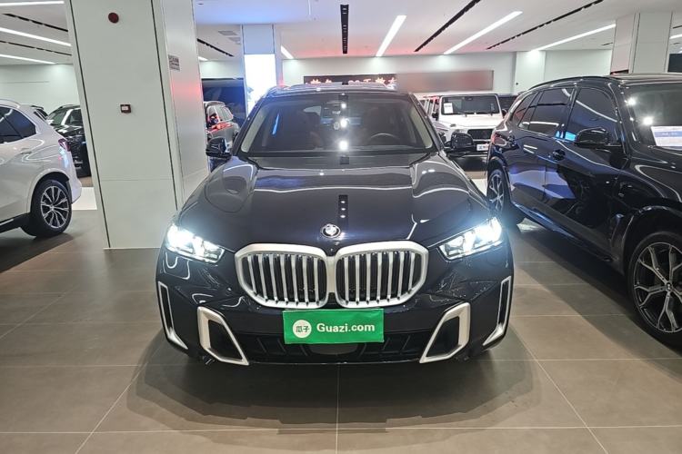 Used BMW X5 2023 xDrive 30Li Luxury M Sport Package Front