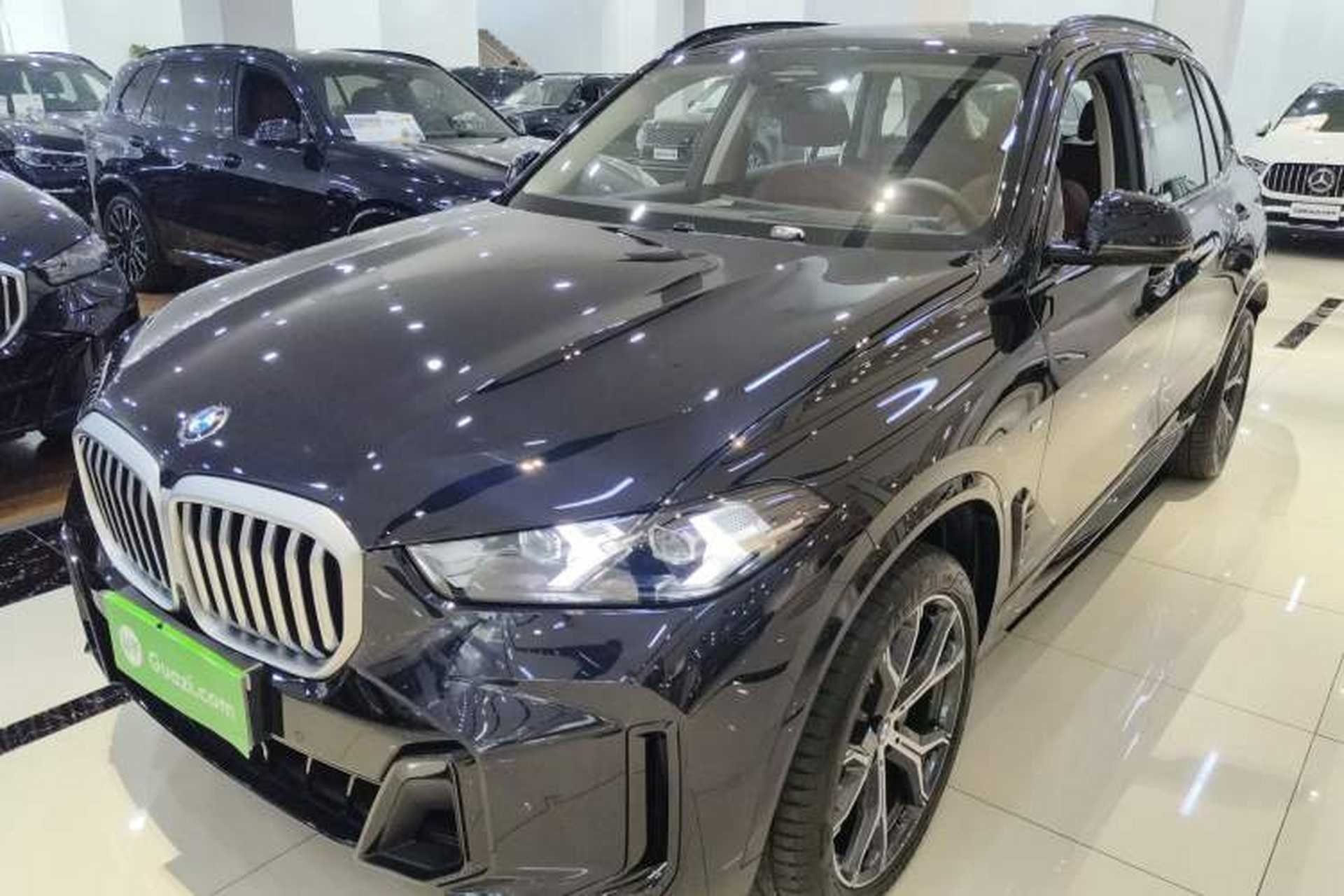 Used BMW X5 2023 xDrive 30Li Luxury M Sport Night Edition Package Front Left 45 Deg