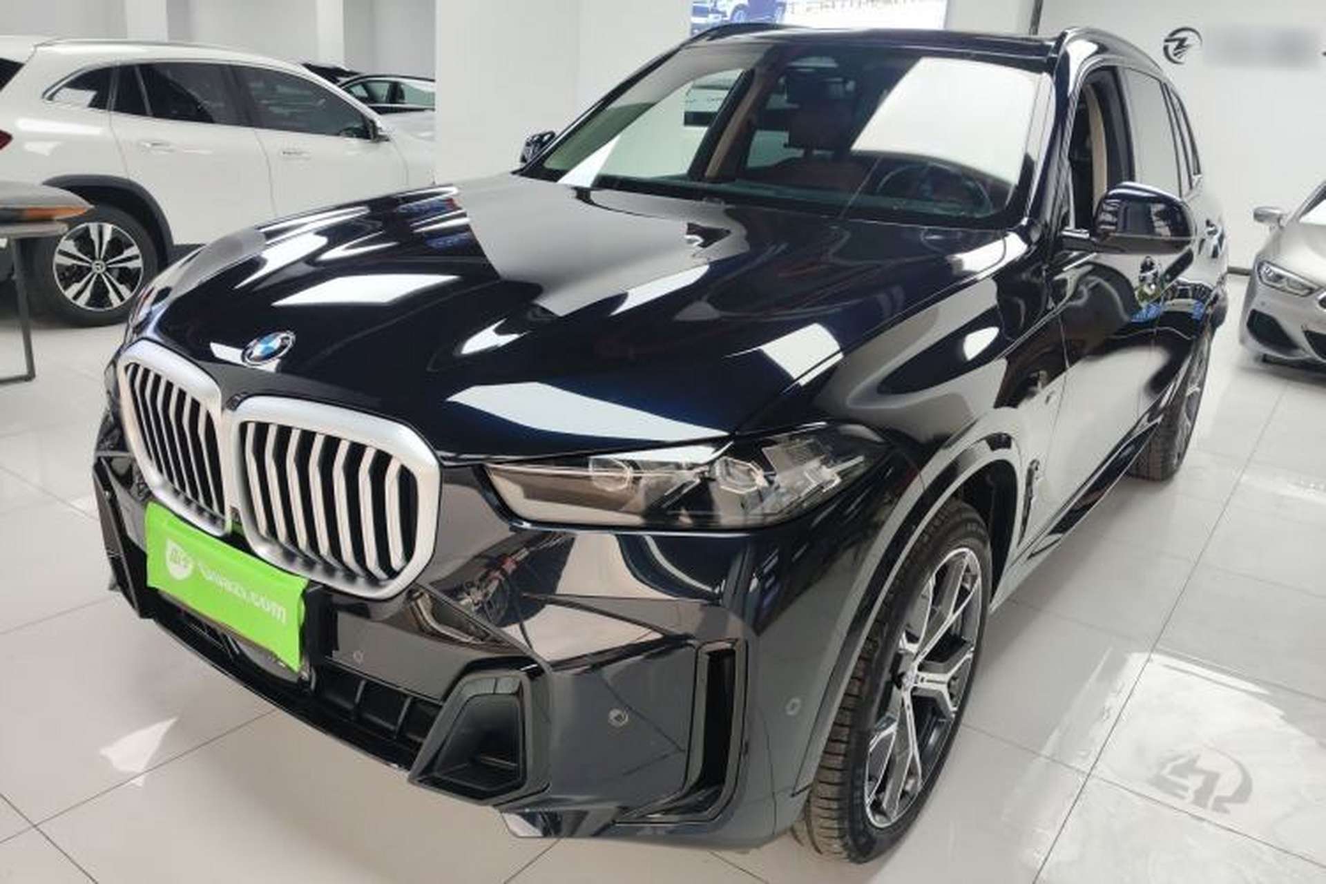 Used BMW X5 2023 xDrive 30Li Luxury M Sport Night Edition Package Front Left 45 Deg