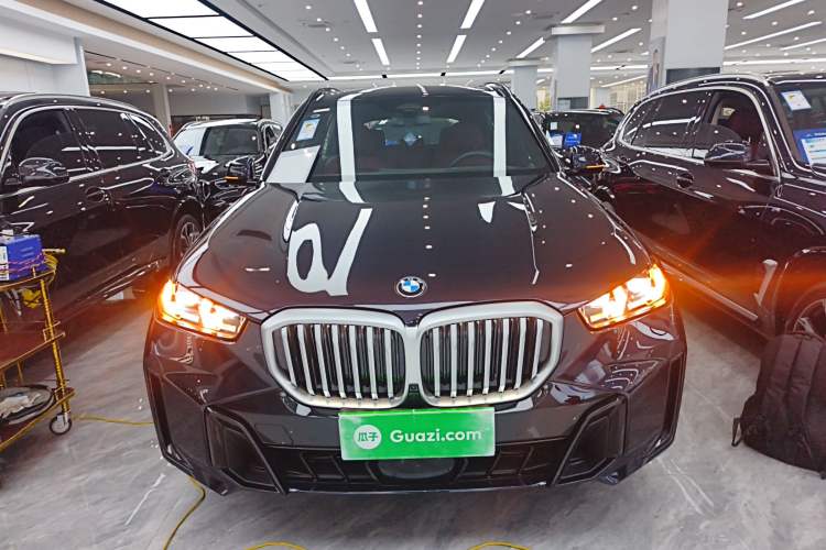 Used BMW X5 2023 xDrive 40Li M Sport Night Edition Package Front