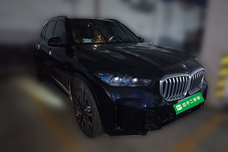 Used BMW X5 2023 xDrive 40Li M Sport Night Edition Package Front Right 45 Deg