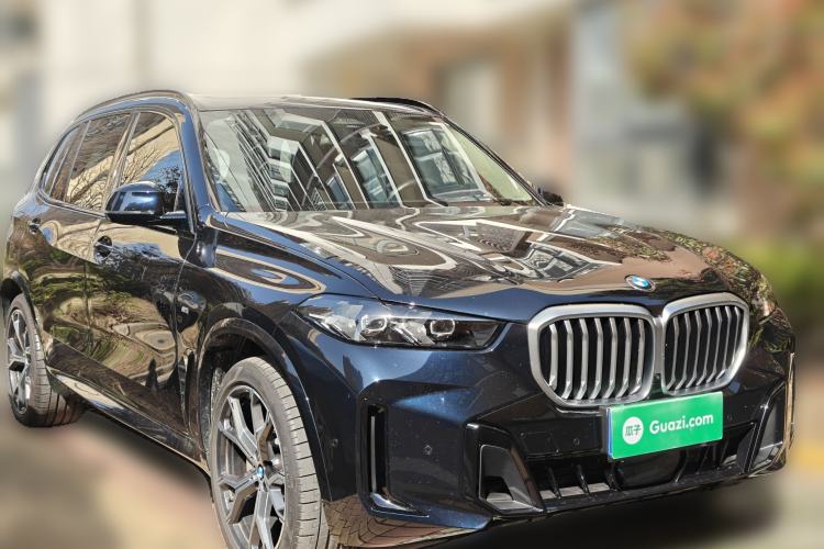 Used BMW X5 2023 xDrive 30Li Luxury M Sport Night Edition Package Front Right 45 Deg