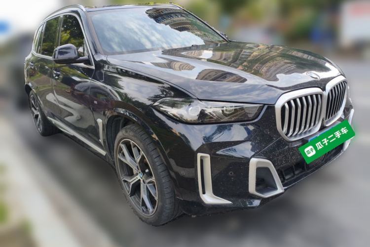 Used BMW X5 2023 xDrive 30Li Luxury M Sport Night Edition Package Front Right 45 Deg