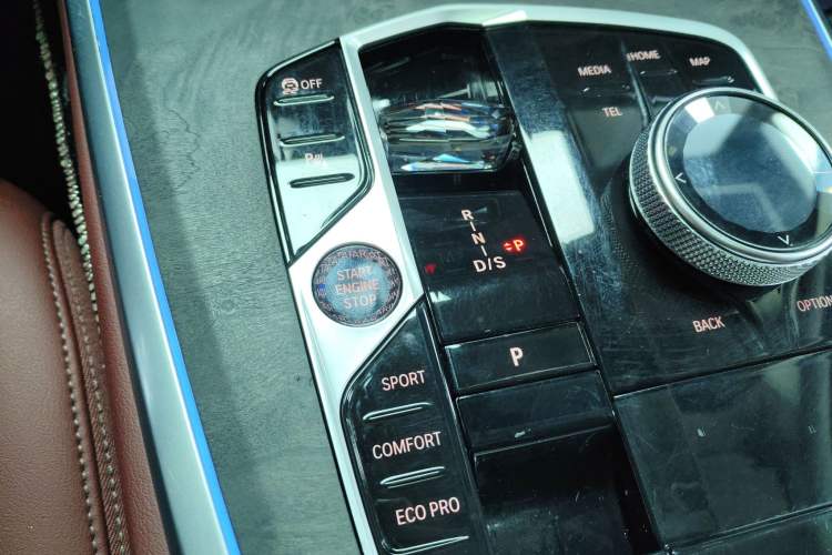 Used BMW X5 2023 xDrive 30Li Luxury M Sport Night Edition Package Gear Lever