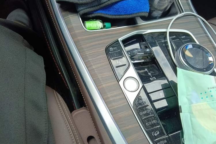 Used BMW X5 2023 xDrive 40Li M Sport Night Edition Package Gear Lever