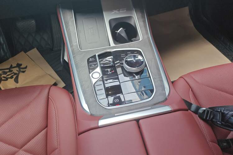 Used BMW X5 2023 xDrive 30Li Luxury M Sport Night Edition Package Gear Lever