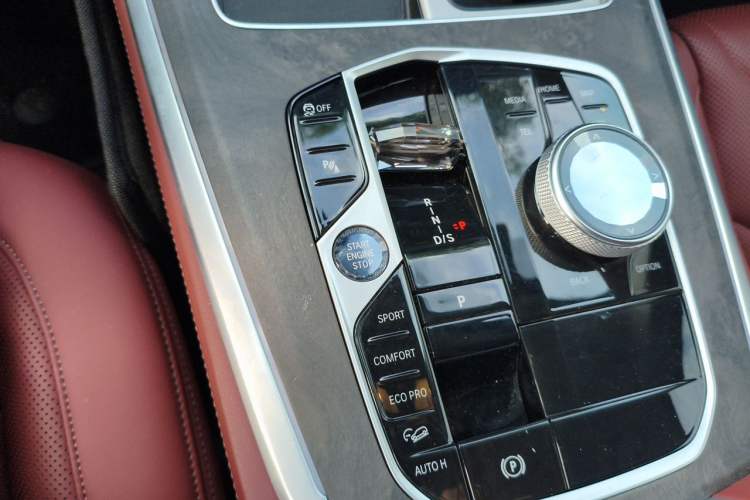 Used BMW X5 2023 xDrive 30Li Luxury M Sport Night Edition Package Gear Lever
