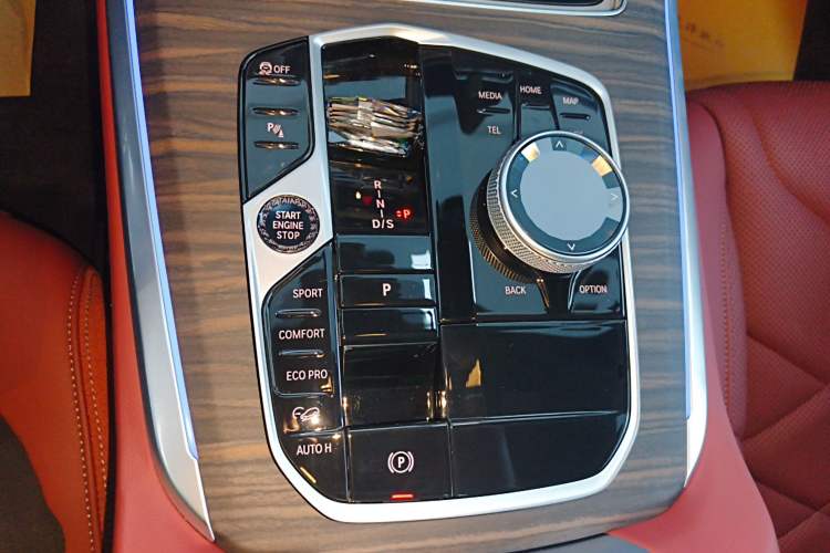Used BMW X5 2023 xDrive 40Li M Sport Night Edition Package Gear Lever