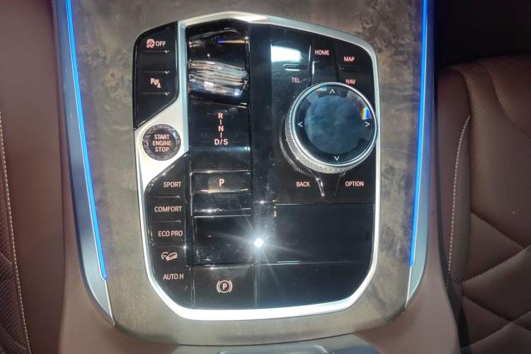 Used BMW X5 2023 xDrive 30Li Luxury M Sport Package Gear Lever