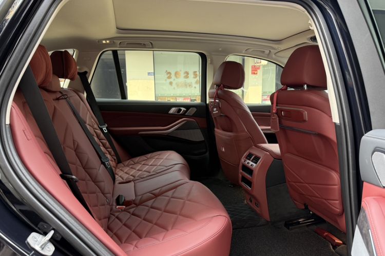 Used BMW X5 2023 xDrive 30Li Luxury M Sport Night Edition Package Interior 10