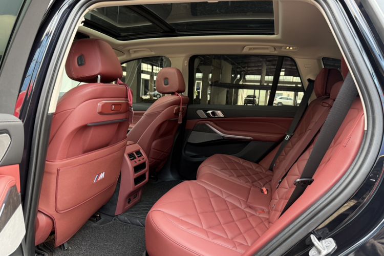 Used BMW X5 2023 xDrive 30Li Luxury M Sport Night Edition Package Interior 6