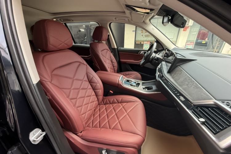 Used BMW X5 2023 xDrive 30Li Luxury M Sport Night Edition Package Interior 8