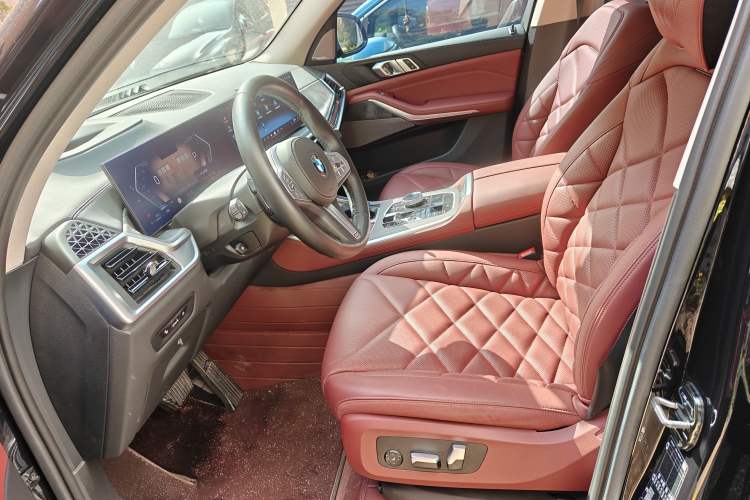 Used BMW X5 2023 xDrive 30Li Luxury M Sport Night Edition Package Left Front Seat